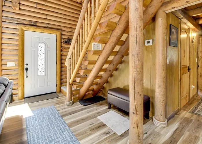 Cozy Log On 1/2 Acre In Lakeside! Holiday home *