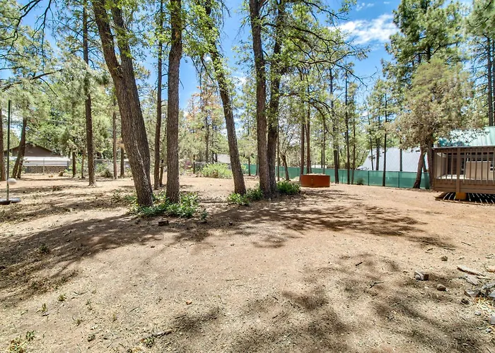 Holiday home Cozy Log On 1/2 Acre In Lakeside! *